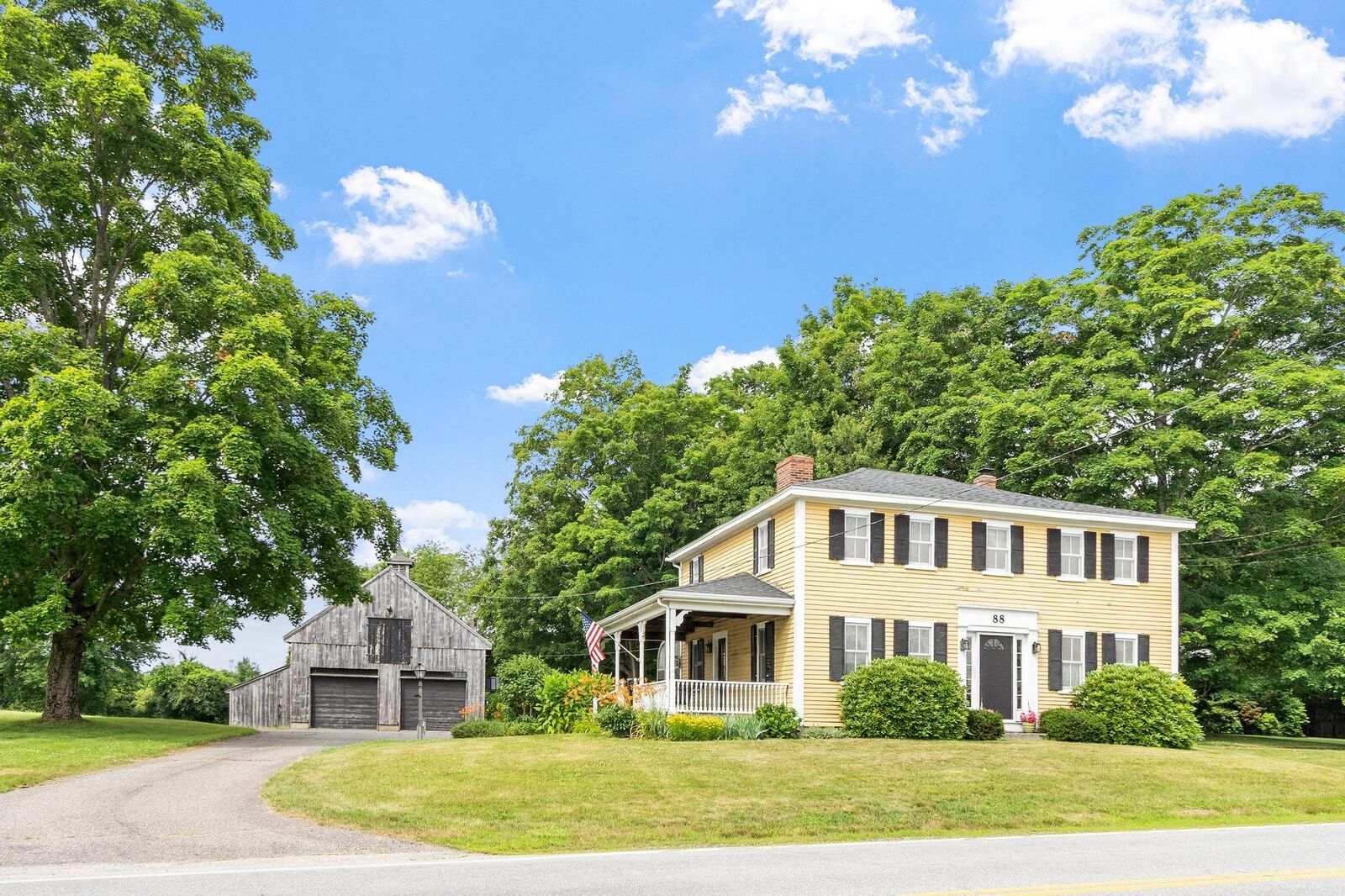Property Photo:  88 Post Road  NH 03862 