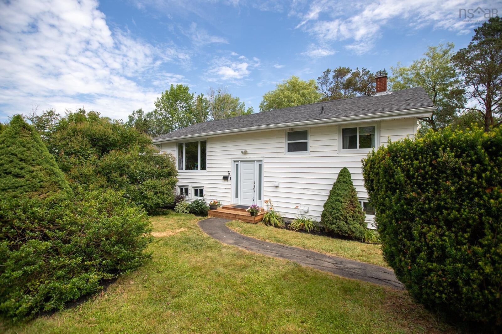 Property Photo:  3 Briarwood Court  NS B4C 1A7 