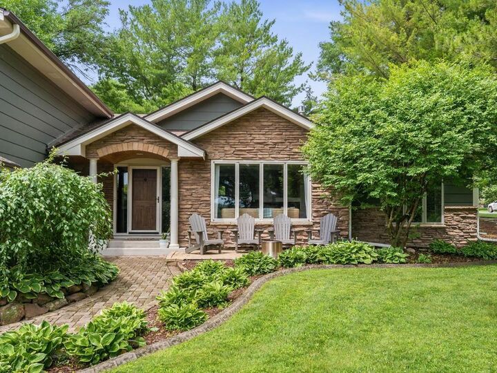 Property Photo:  140 Lakeview Terrace Boulevard  MN 55387 