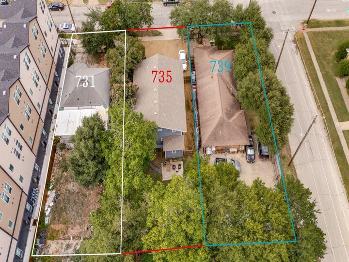 Property Photo:  735 W 10th Street  TX 75208 