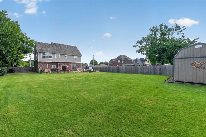 Property Photo: 1407 NW 3rd Street AR 72712