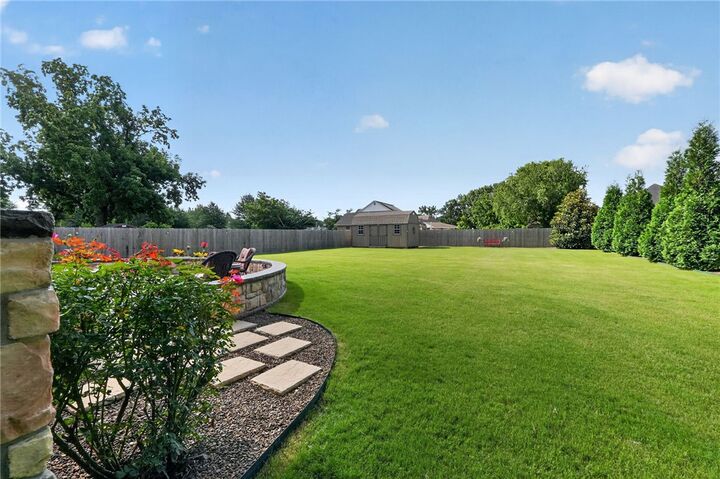 Property Photo:  1407 NW 3rd Street  AR 72712 