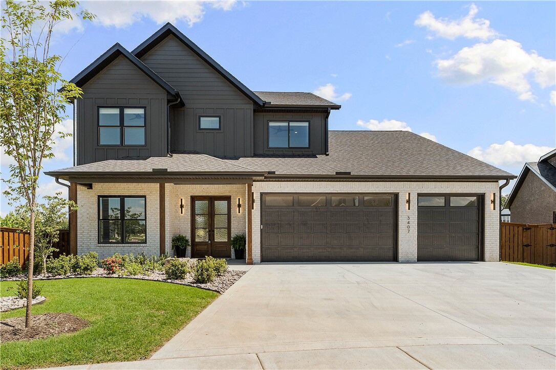 Property Photo:  3407 SW Starburst Avenue  AR 72713 