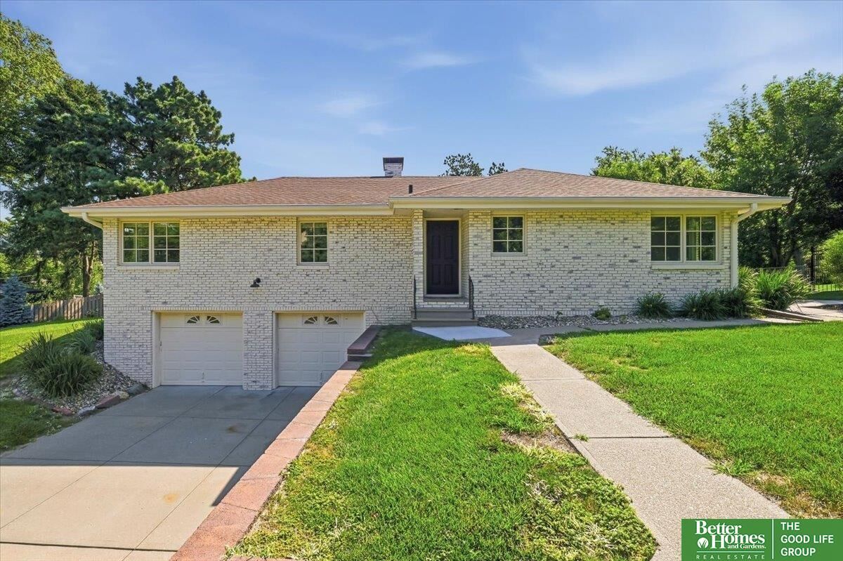 Property Photo:  2615 S 99th Avenue  NE 68124 