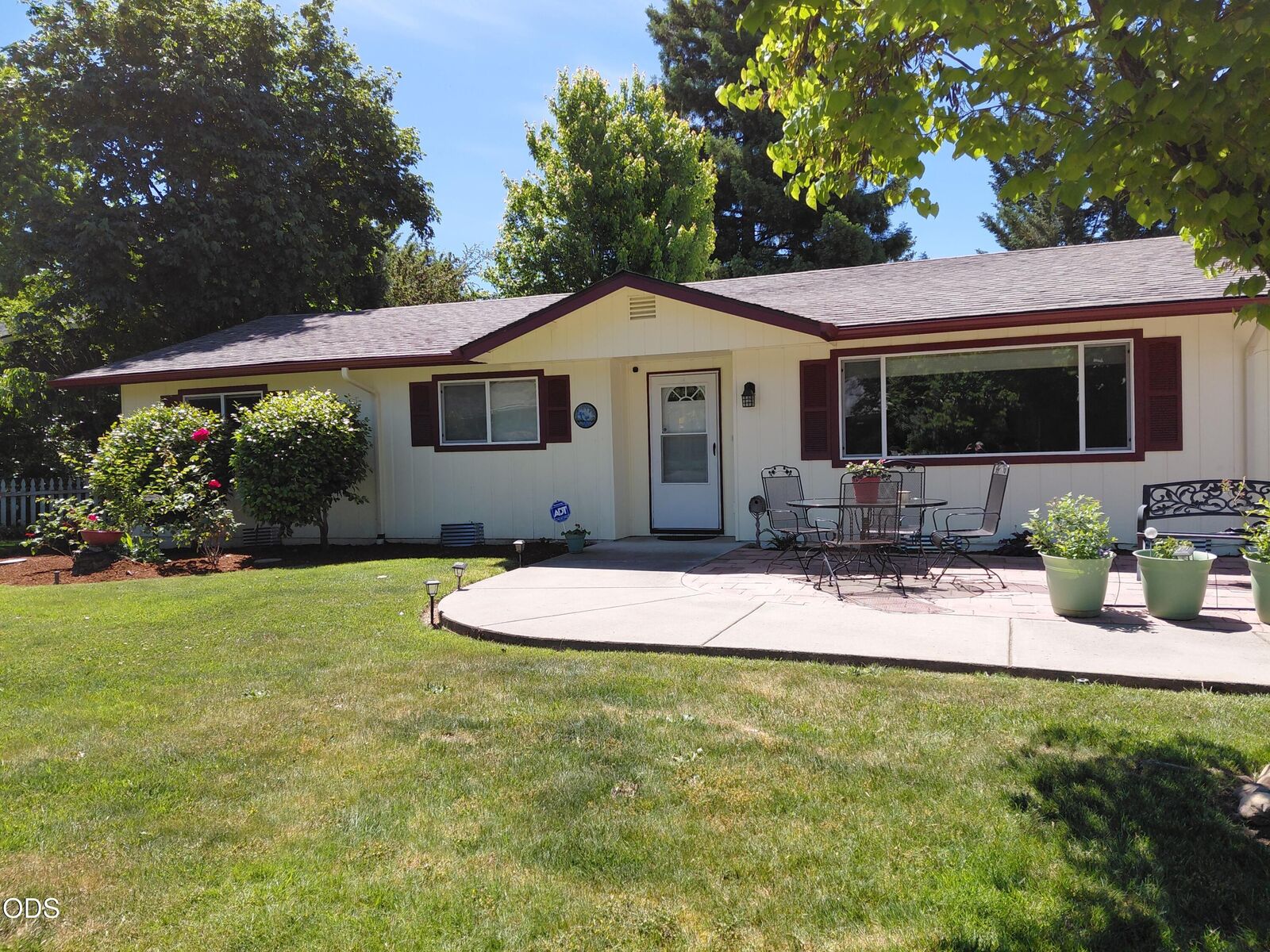 Property Photo: 1429 NE Meier Drive OR 97526