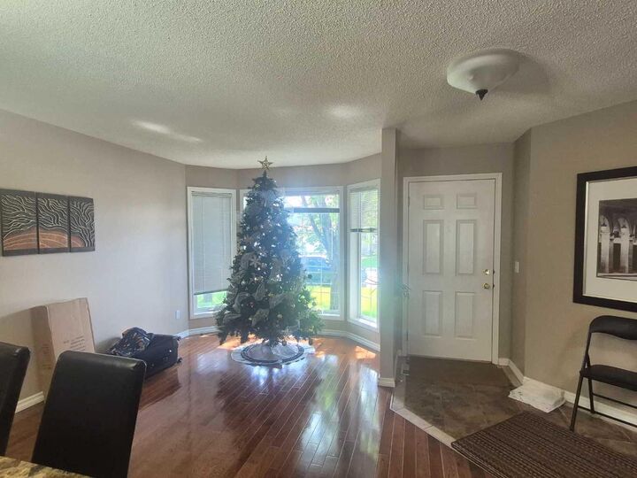 Property Photo:  127 Hampstead Circle NW  AB T3A 5P3 