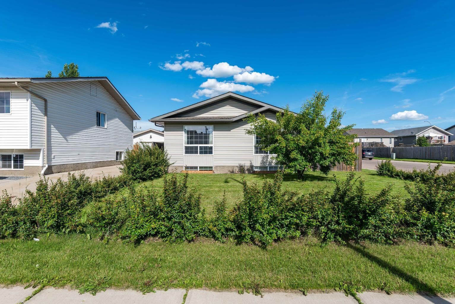 Property Photo:  1501 49 Avenue  SK S9V 2E7 