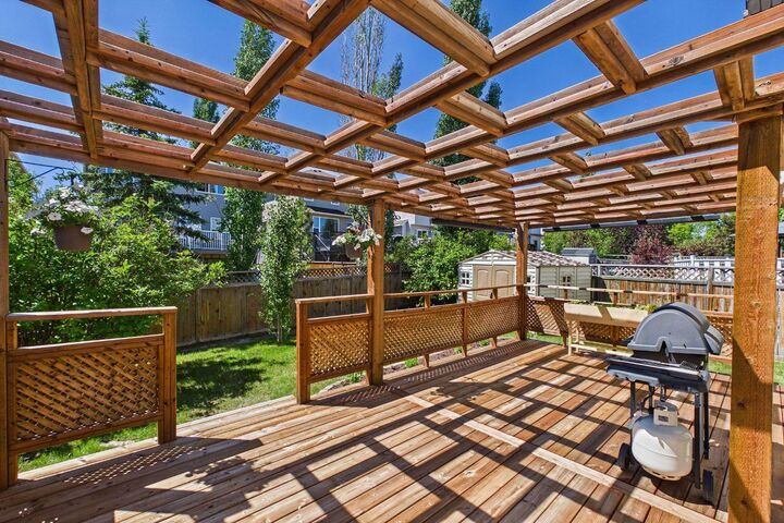 Property Photo:  331 Bridlewood Circle SW  AB T2Y 3L9 