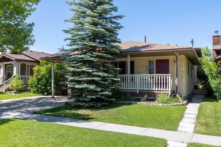 Property Photo:  80 Macewan Drive NW  AB T3K 2P7 