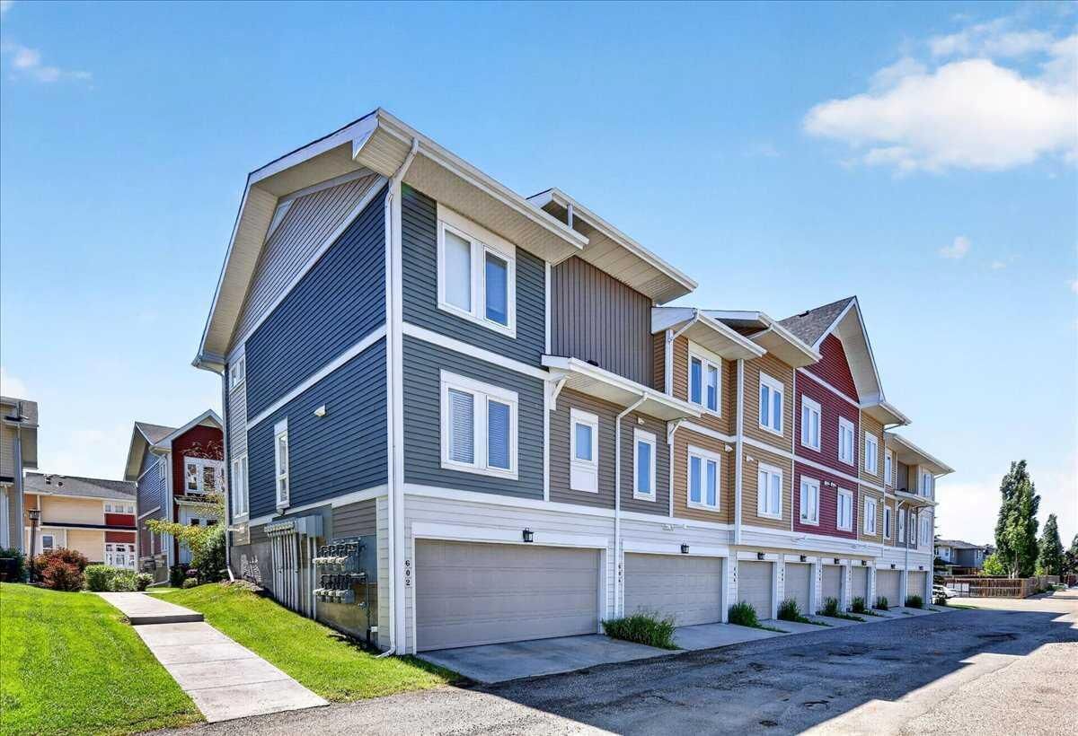 Property Photo: 604 Auburn Bay Square SE AB T3M 0Y9