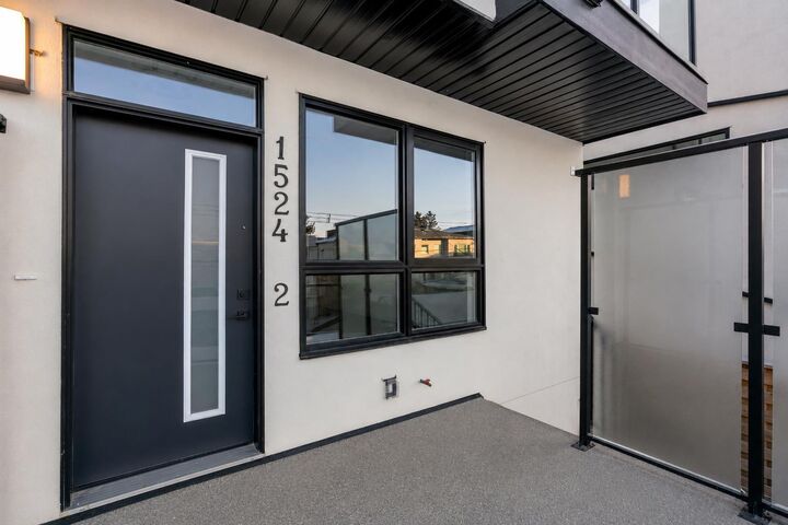 Property Photo: 1524 29 Avenue SW 2 AB T2T 1M3