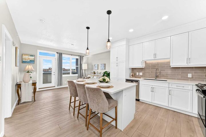 Property Photo: 80 Greenbriar Place NW 3407 AB T3B 6J4