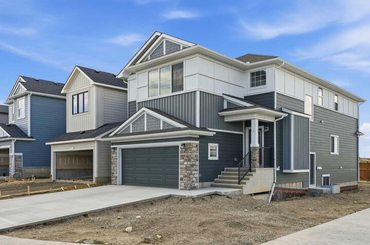 Property Photo:  7 Verdure Gate SW  AB T2Y 1C4 