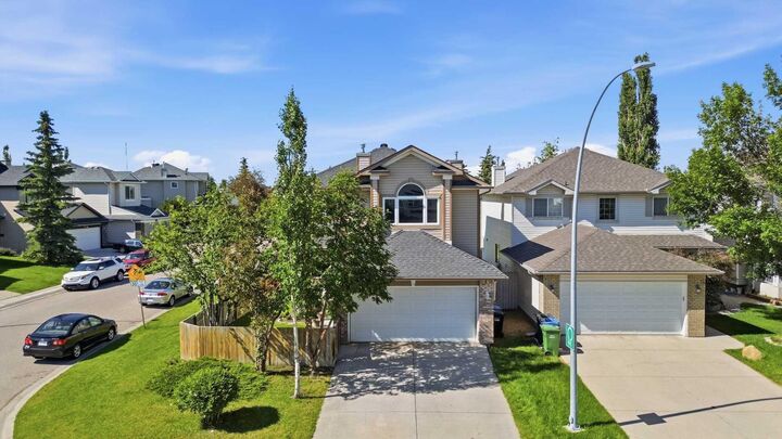 Property Photo:  79 Citadel Crest Heath NW  AB T3G 4W4 