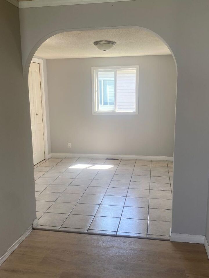 Property Photo: 6834 59 Avenue 818 AB T4P 1C9