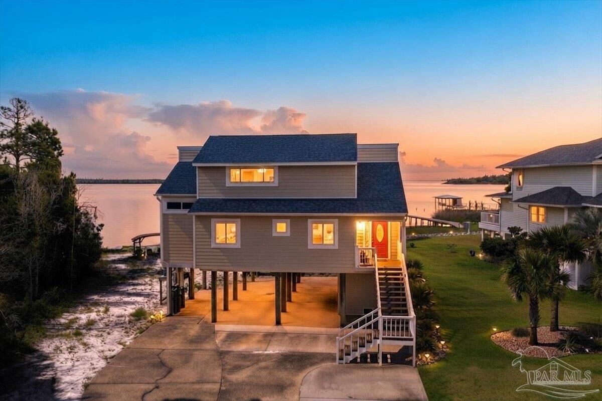 Property Photo:  7817 Petersen Pt Rd  FL 32583 