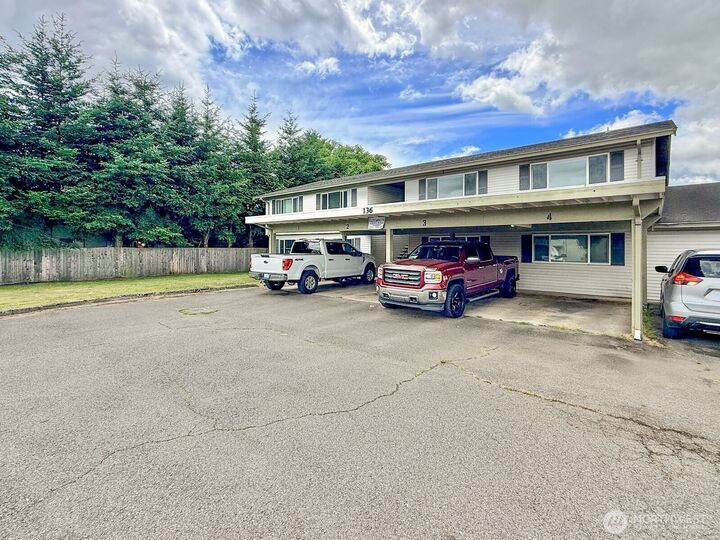 Property Photo:  136  McKean Court  WA 98022 