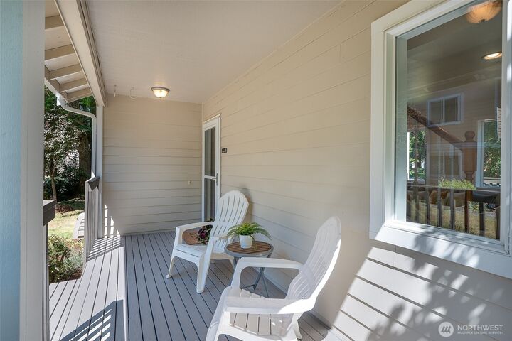 Property Photo: 1605 N 183rd Street 1 WA 98133