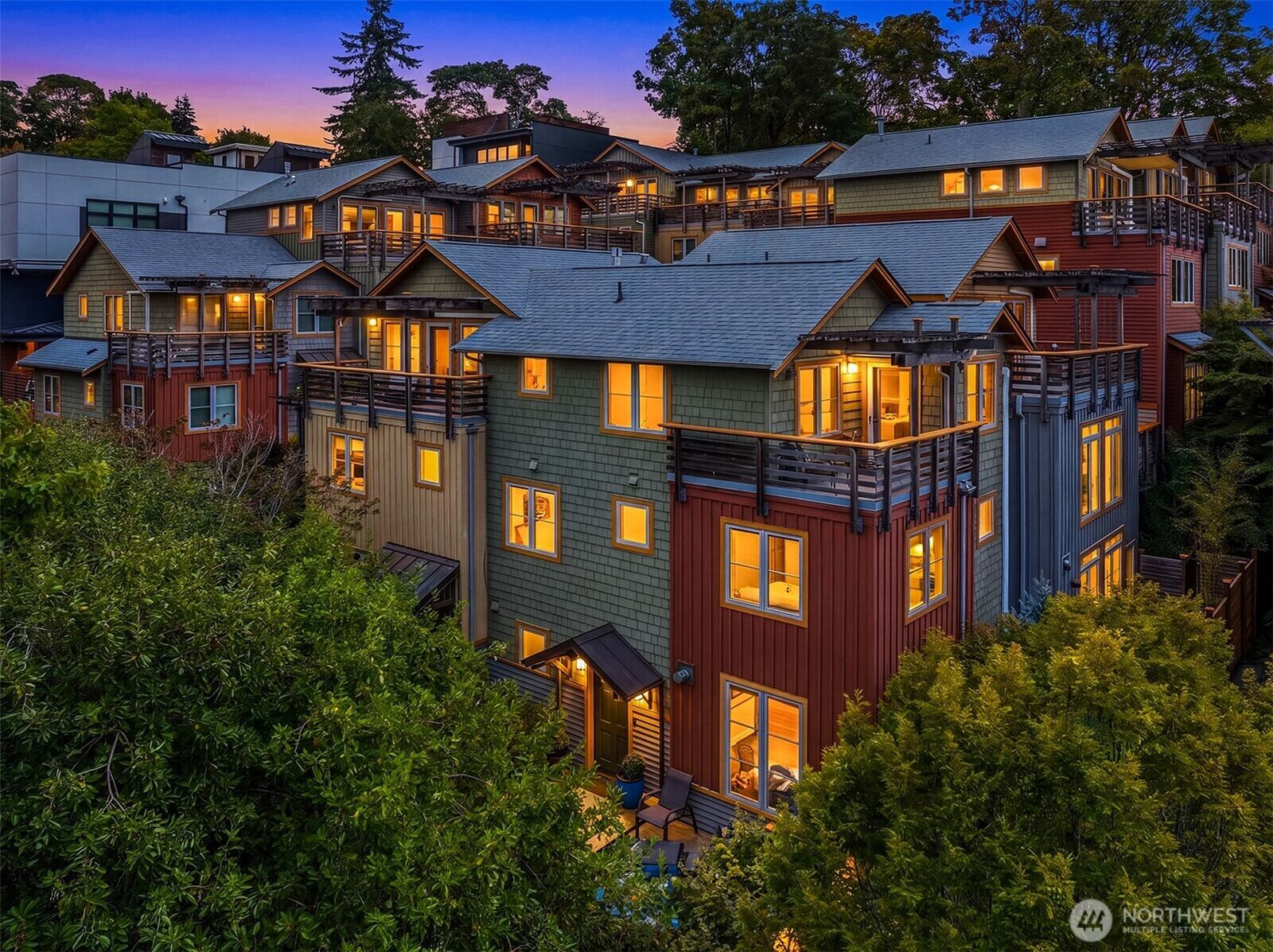 Property Photo:  3824  Evanston Avenue N 11  WA 98103 
