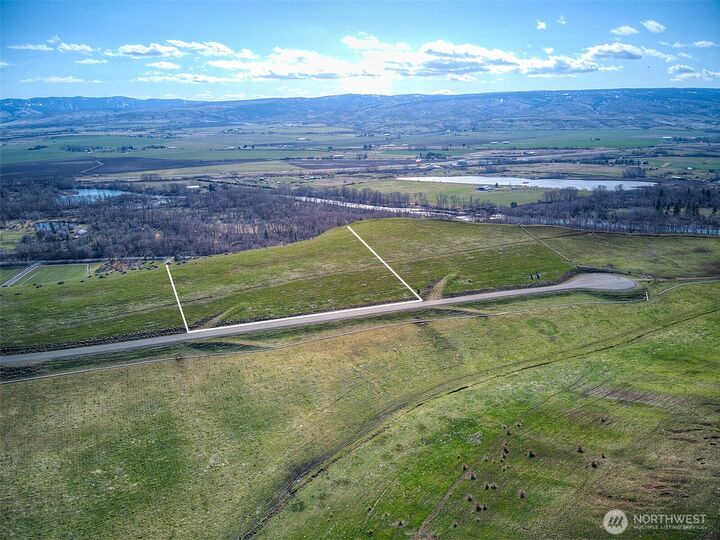 Property Photo: 16 Sundance Lane WA 98926