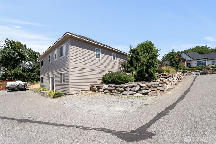 Property Photo:  1541 N Anne Avenue  WA 98802 