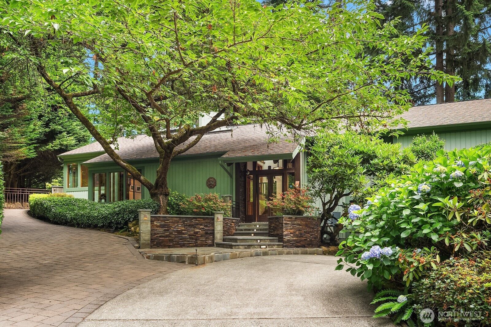 Property Photo: 3825 132nd Avenue NE WA 98005