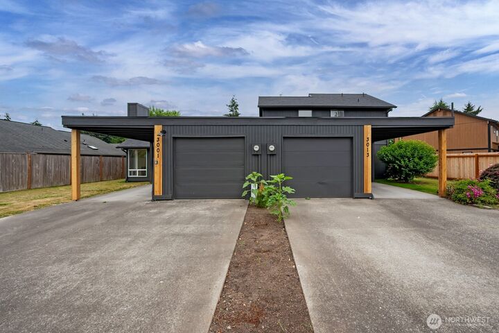 Property Photo:  3013  M Street NE  WA 98002 