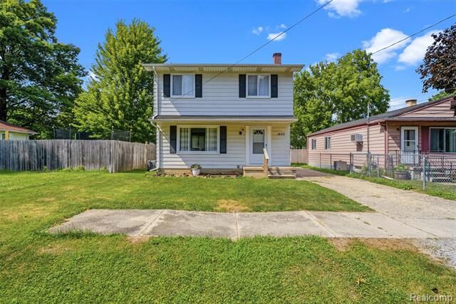 Property Photo: 1405 E Williamson Street MI 48529