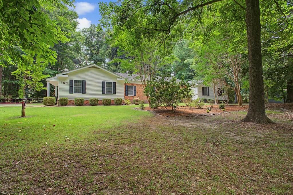 Property Photo:  101 Greenwood Dr  VA 23185 