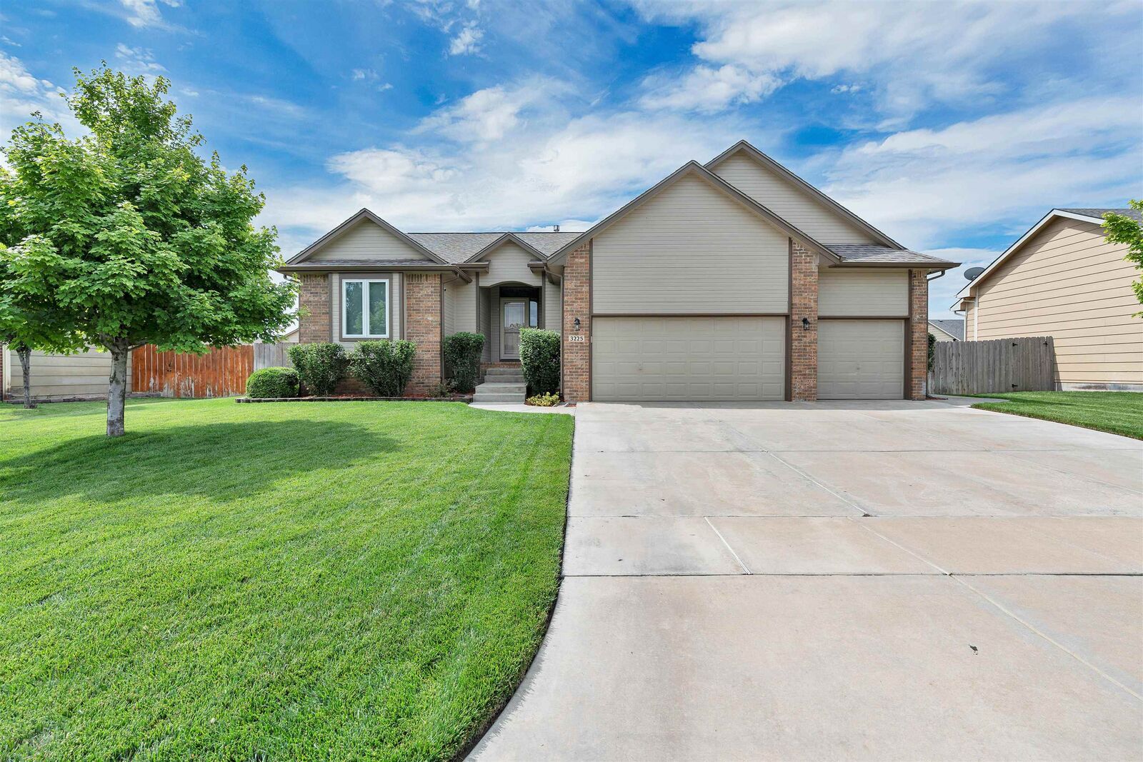Photo de la propriété: 3225 S Bluelake Ct KS 67215-1022