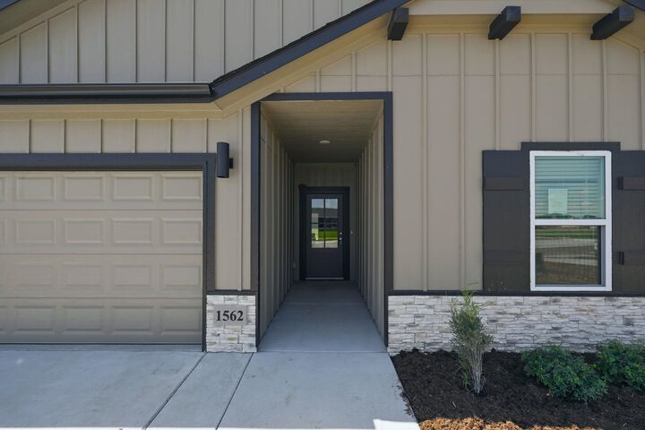 Photo de la propriété: 1562 N Emerald Valley Dr KS 67110