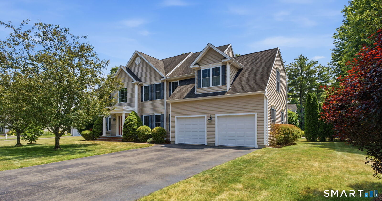 Property Photo:  10 Rose Cliff  CT 06032 