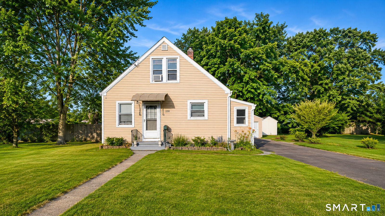 Property Photo:  228 Douglas Drive  CT 06451 