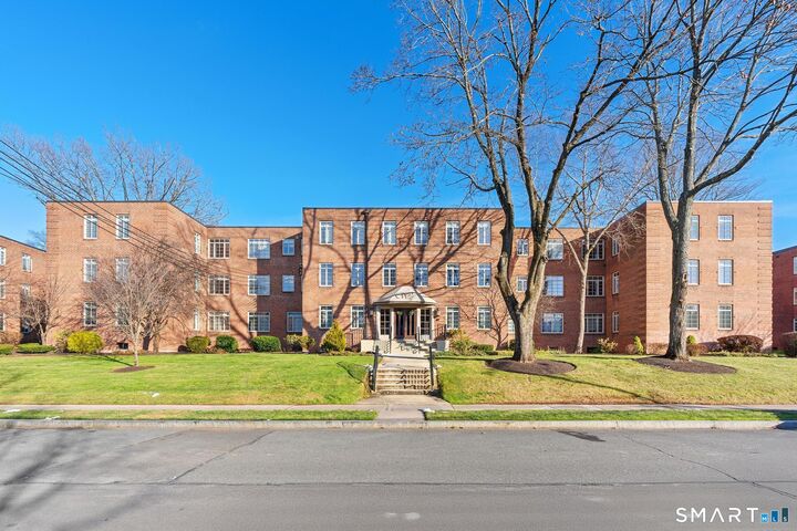 Property Photo: 20 Outlook Avenue 203 CT 06119