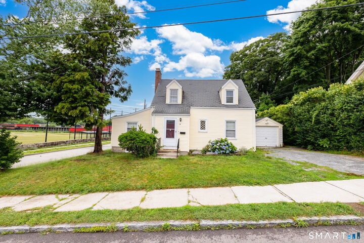 Property Photo: 8 Georgiana Street CT 06320