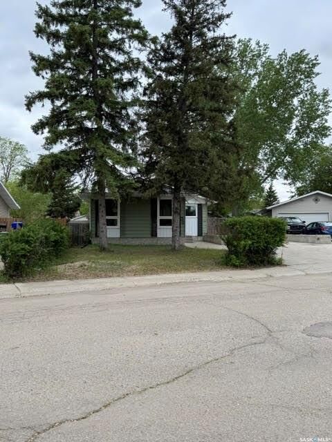 Property Photo: 30 Shore Bay SK S4R 7H6