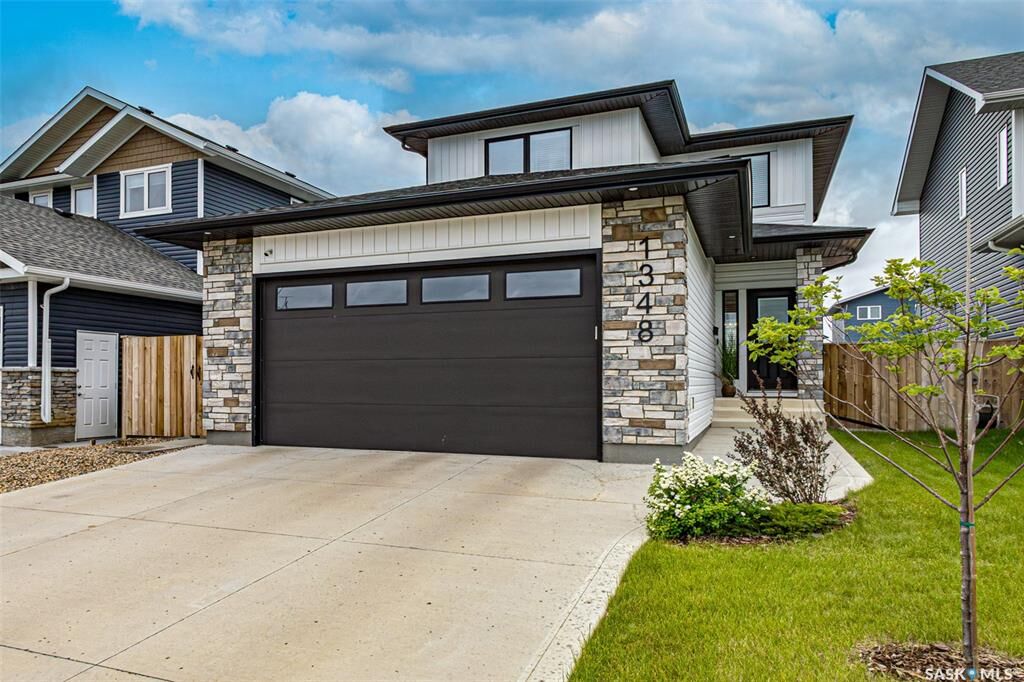 Property Photo: 1348 Parr Hill Drive SK S0K 2T1