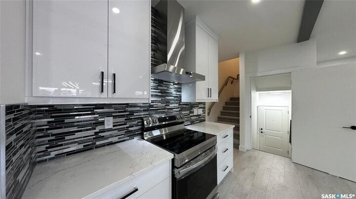 Property Photo:  443 Yuel Crescent  SK S7W 1N6 