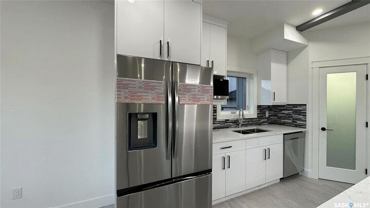 Property Photo: 443 Yuel Crescent SK S7W 1N6