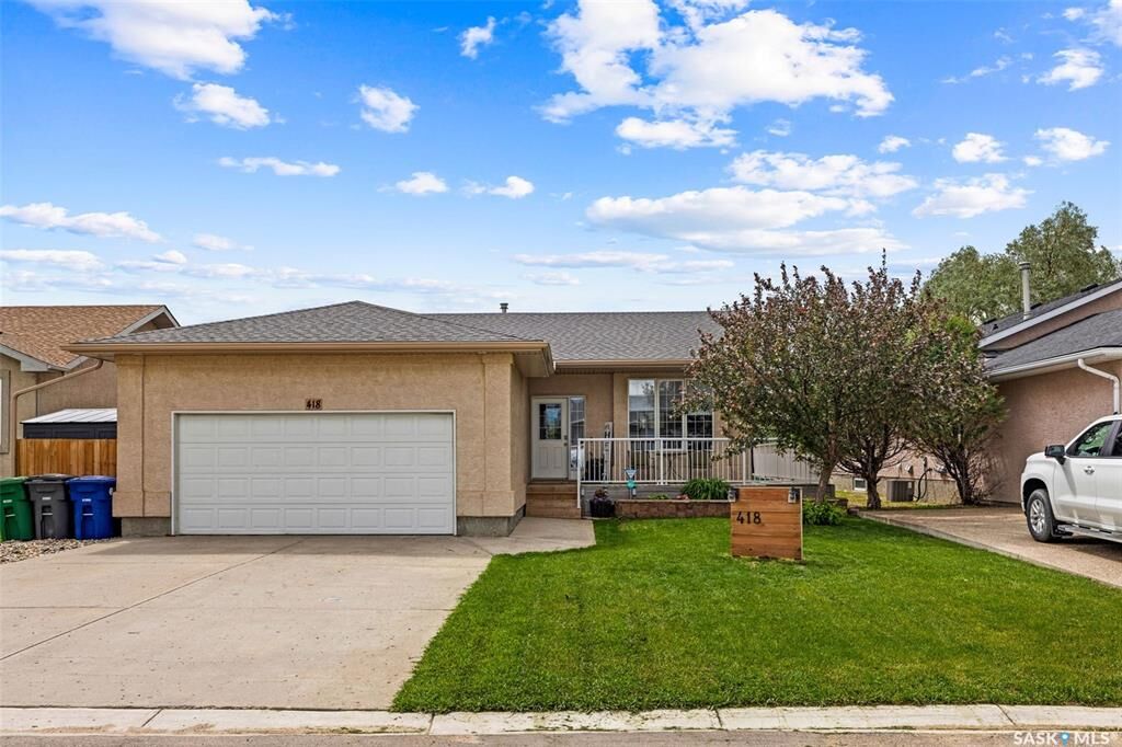 Property Photo:  418 Hawkes Street  SK S0G 0E0 