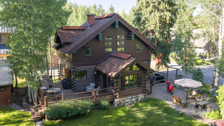 Property Photo:  712 Wood River Dr  ID 83340 