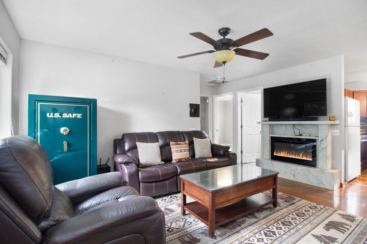 Property Photo: 2670 Woodside Blvd ID 83333