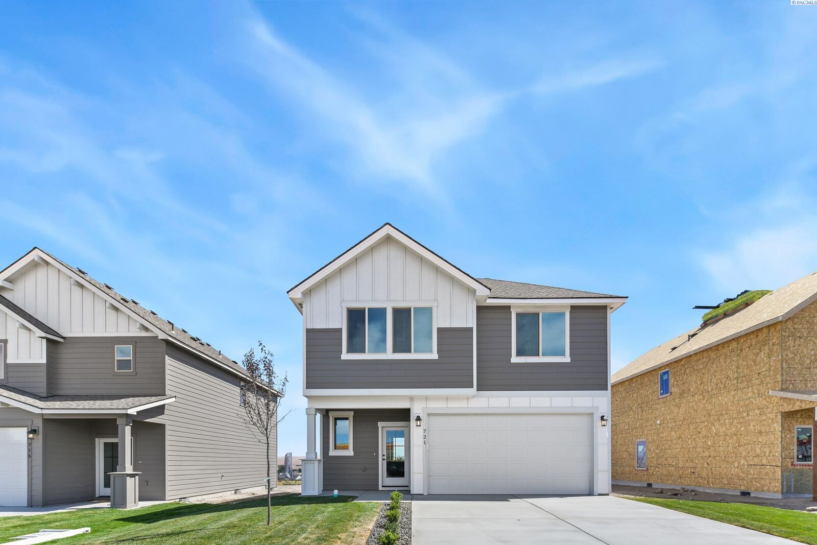 Property Photo: 721 Honeylicious St WA 99352