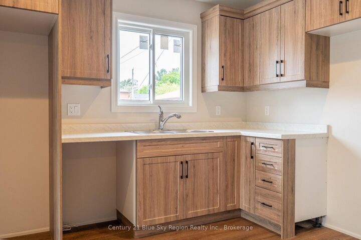 Property Photo: 1556 Fraser Street ON P1B 3Z2