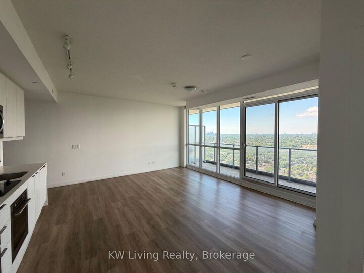 Property Photo: 38 Forest Manor Road 2109 ON M2J 0H4