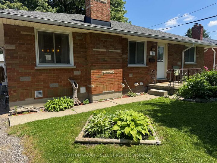 Property Photo: 198 Arlington Crescent ON N5Z 3E1