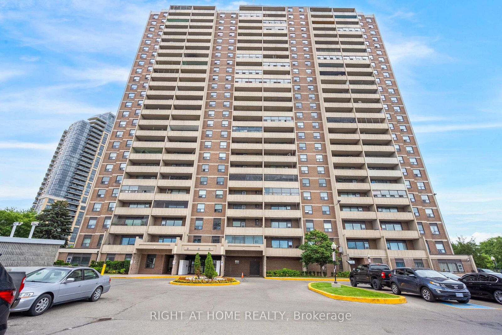Property Photo: 3390 Weston Road 708 ON M9M 2X3