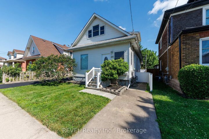 Property Photo: 4991 Huron Street ON L2E 2J6