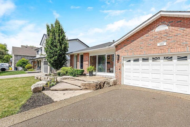 Property Photo:  889 Anderson Avenue  ON L9T 4Y5 