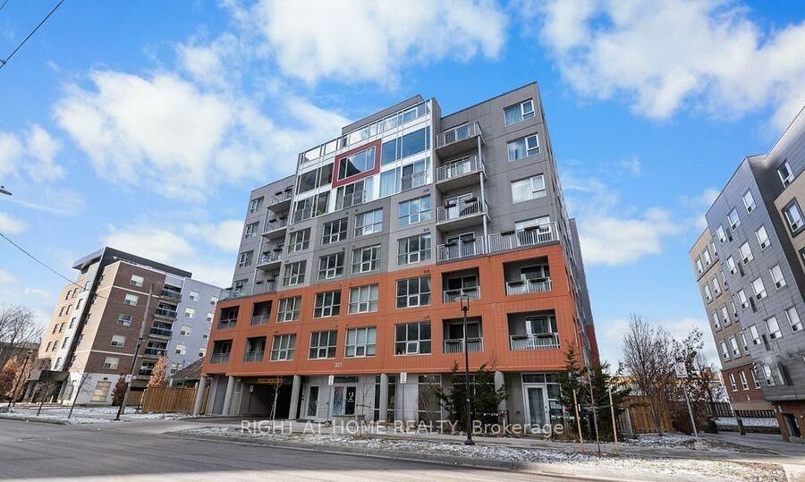 Property Photo:  321 Spruce Street 501  ON N2L 0G4 